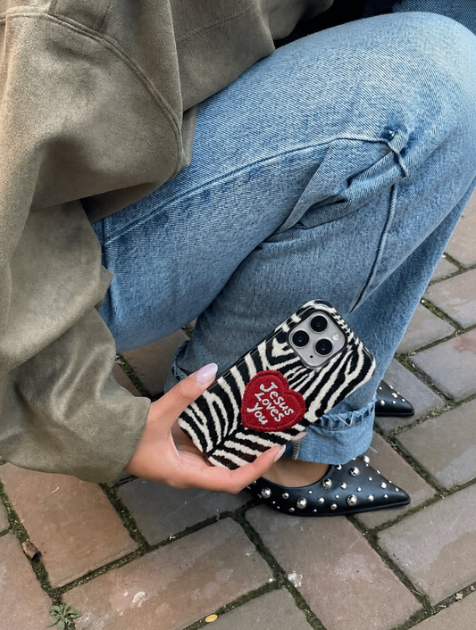 How to Choose the Perfect Aesthetic Phone Case for Your Style ✨